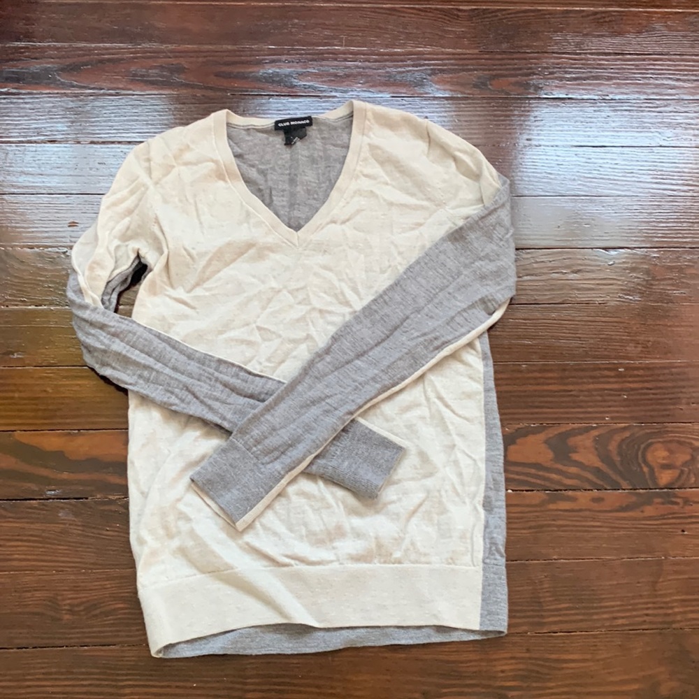 Two toned Club Monaco sweater. Light and comfortable. Size XS.